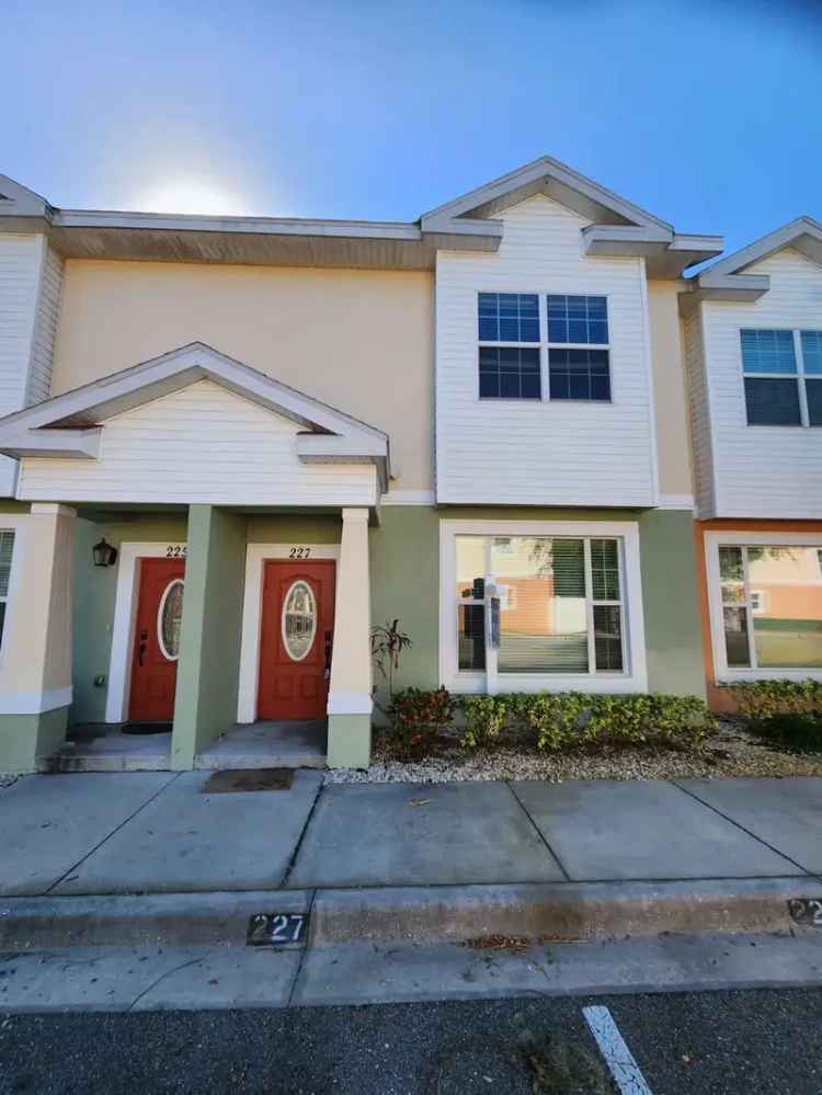 Rent Townhouse in Plant City with Great Community Features