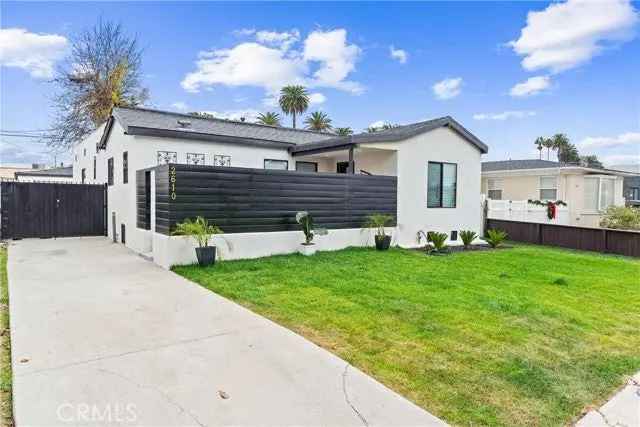 House For Sale in 2610, West 75th Street, Los Angeles, California