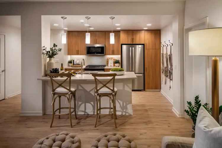 Rent Apartment in Irvine Spectrum with Modern Interiors and Amenities