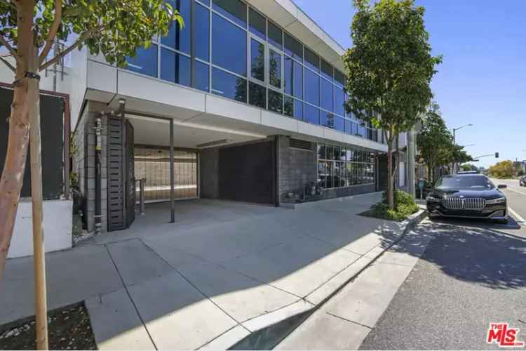 House For Sale in 920, North Fairfax Avenue, West Hollywood, California