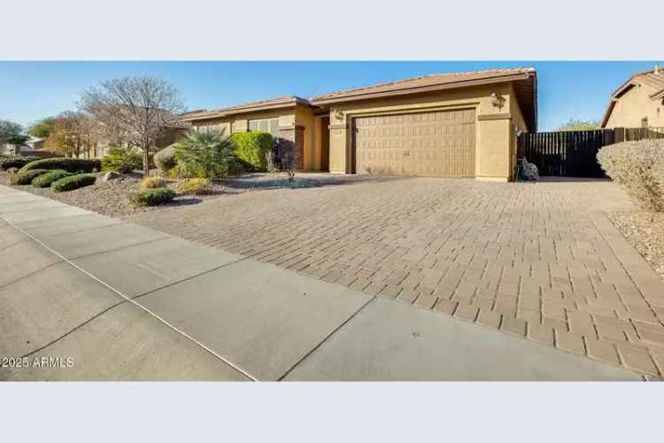 Buy House in Gilbert with Open Floor Plan and Pool