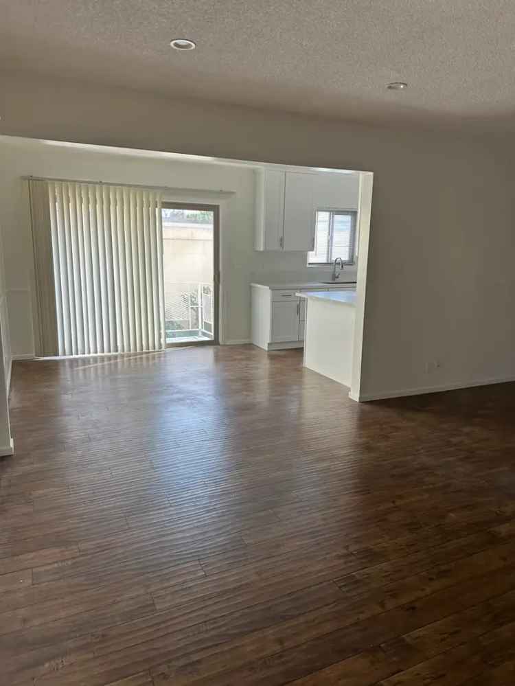 Rent Newly Renovated 2 Bedroom Apartment in Quiet Neighborhood