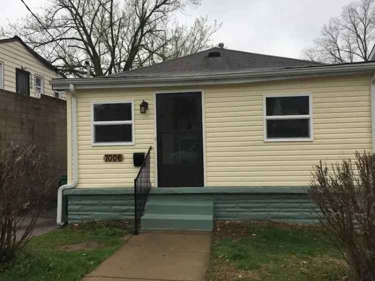 Rent Spacious 4 Bedroom House in Jennings MO with Modern Amenities