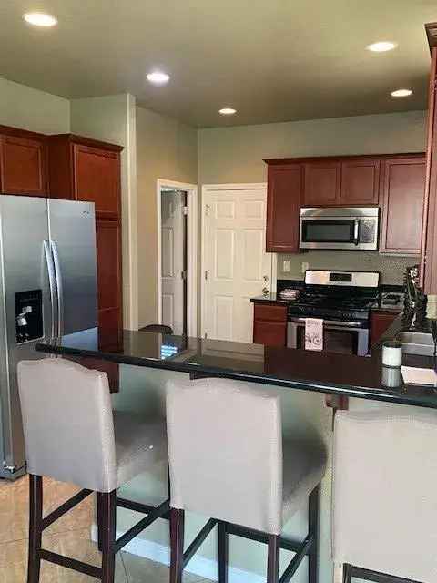 Rent Beautiful 3 Bedroom Home in Wildcreek Golf Villas with Great Features