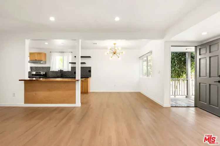 House For Sale in 2511, Purdue Avenue, Los Angeles, California