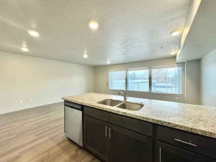 Rent Apartments in Millcreek Cove with Stylish Finishes and Open Spaces