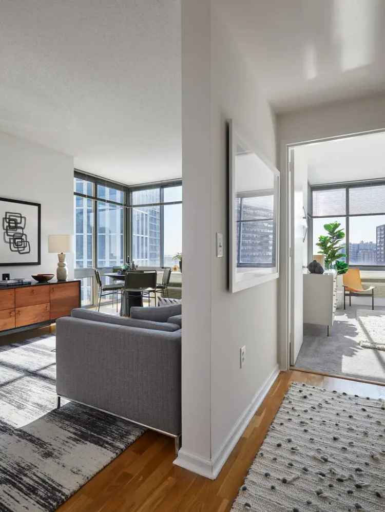 Rent Apartment in Jersey City with Stunning Views and Modern Amenities