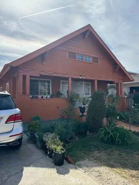 House For Sale in 852, West 47th Street, Los Angeles, California