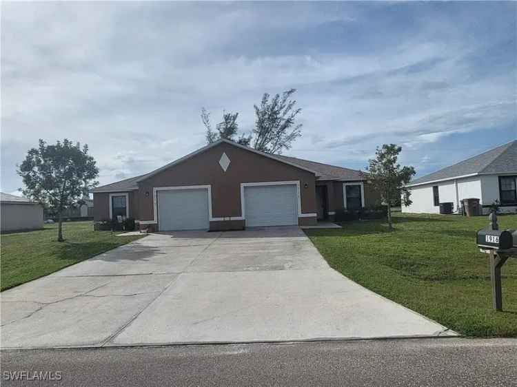 House For Sale in Cape Coral, Florida