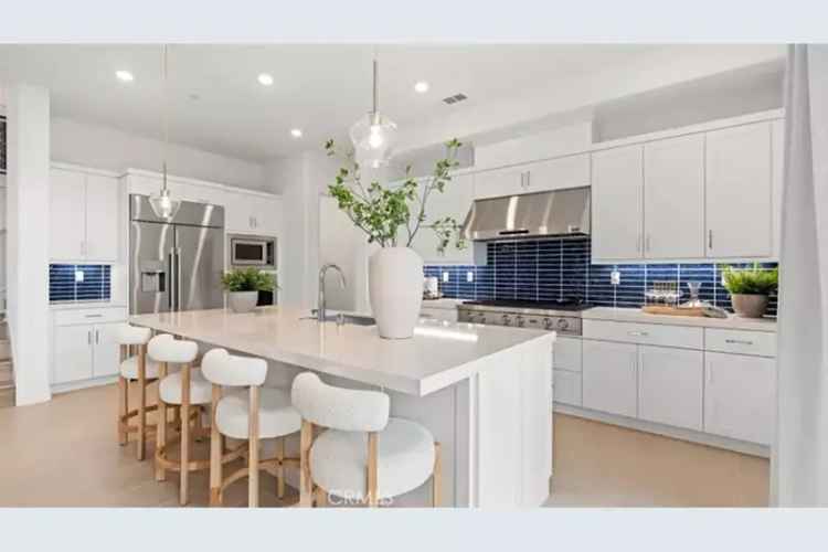 Buy Detached Condo in Irvine with Modern Features and Community Amenities