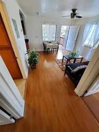 Rent Renovated 2 Bedroom Apartment in Richmond Hills with Beautiful Views