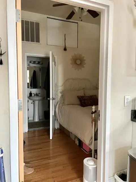 Rent Charming Ground Floor Apartment in Old City with Great Features