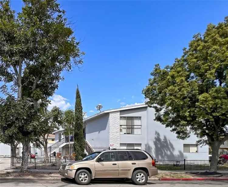 House For Sale in 605, East Sycamore Street, Anaheim, California