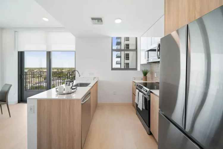 Rent Apartments in Hollywood with Luxury Features and Stunning Views