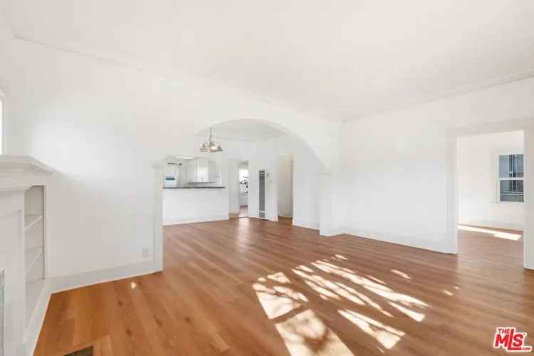 House For Sale in 2277, West 31st Street, Los Angeles, California