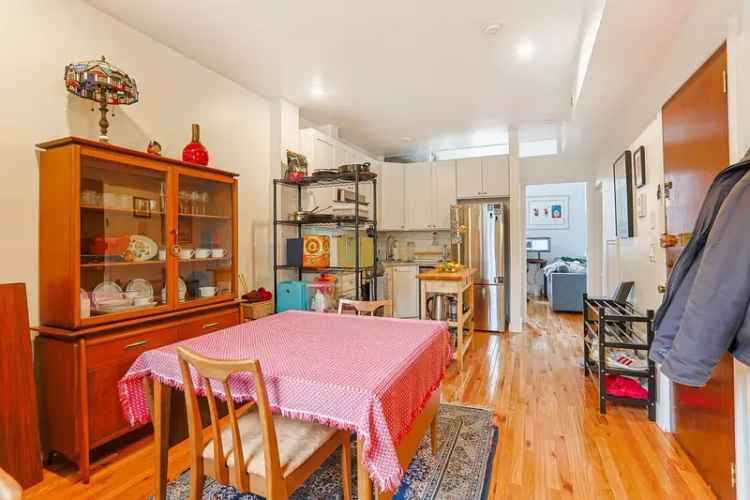 rent 2-bedroom apartment in Washington Square West with modern amenities