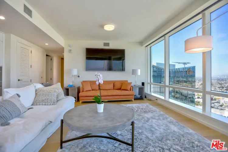 House For Sale in 877, Francisco Street, Los Angeles, California