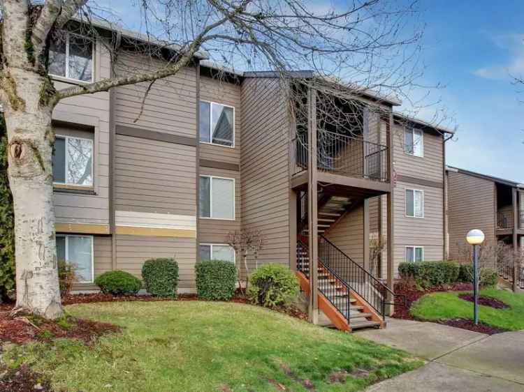 Apartment Rentals in Walker Square with Spacious Layouts and Great Amenities