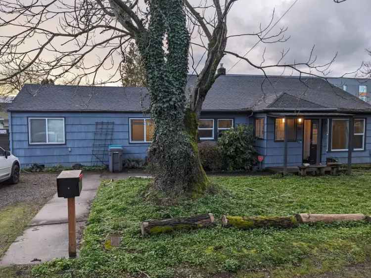 Rent 4 Bedroom Home with Huge Backyard Near I-205 and I-84