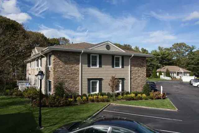 Rent Apartments in Fairfield At Port Jefferson with Modern Amenities