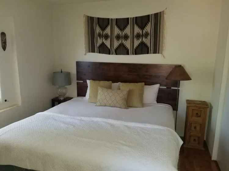 Furnished apartment for rent in Santa Fe with two yards and great amenities