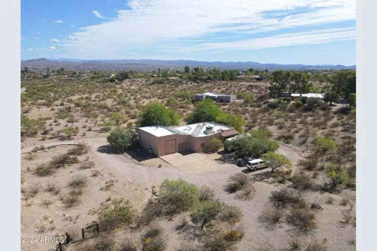 Buy House with Mountain Views in Wickenburg with Horse Facilities