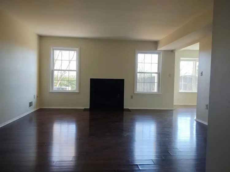 Rent Sunny 2 Bedroom Townhouse with Golf Course Views in Quail Brook