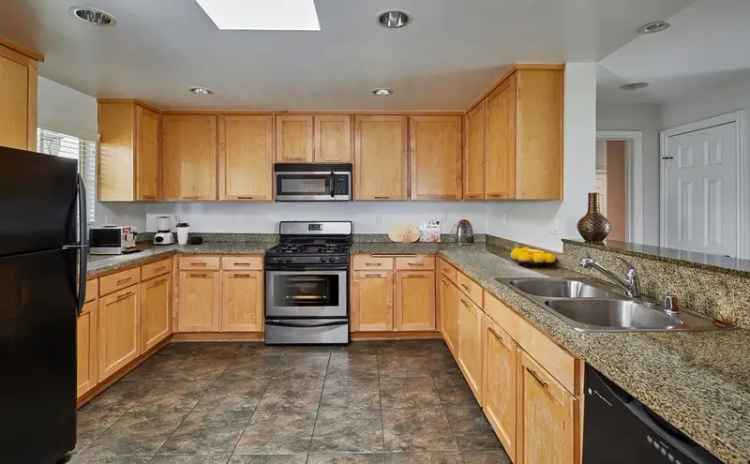 Rent Apartments in Northridge with Modern Amenities and Designer Touches