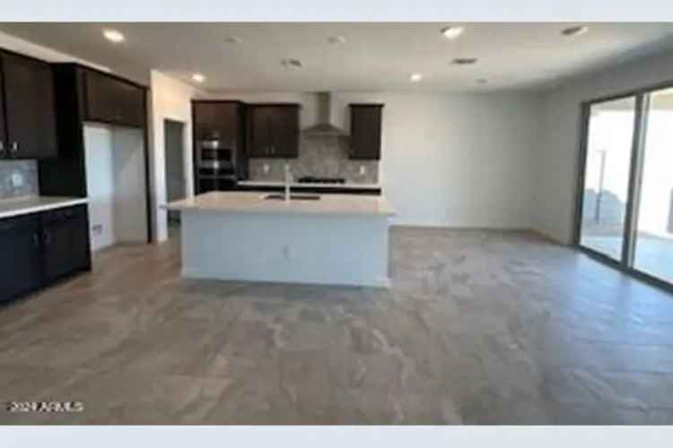 Buy House in Sunrise/Surprise with Spacious Layout and Modern Features