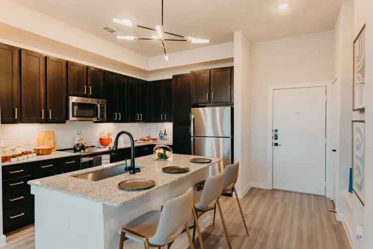 Rent Luxury Apartments in Grand Prairie with Modern Amenities