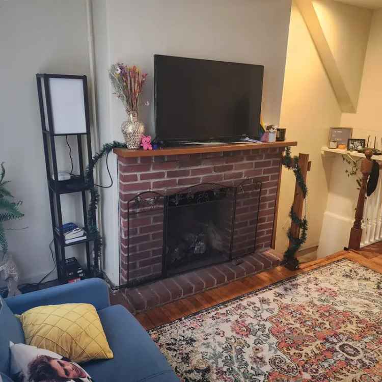 Rent Apartment Unit in Center City with Private Parking and Courtyard