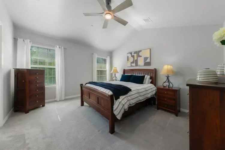 Rent Tri-Level Townhome in North Dallas with Modern Features