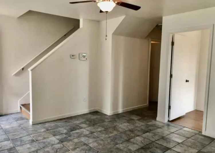 Rent Apartment Unit in a 4plex with Privacy and Modern Amenities