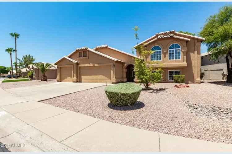 Buy House in Gilbert with Pool Spa and Lake Community Features