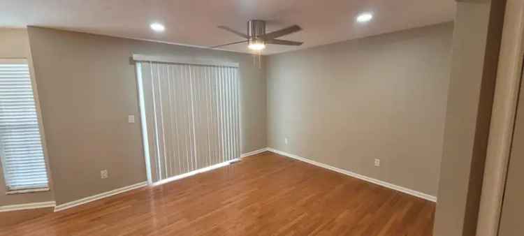 Rent Spacious Townhome Unit Near Treesdale Golf Community