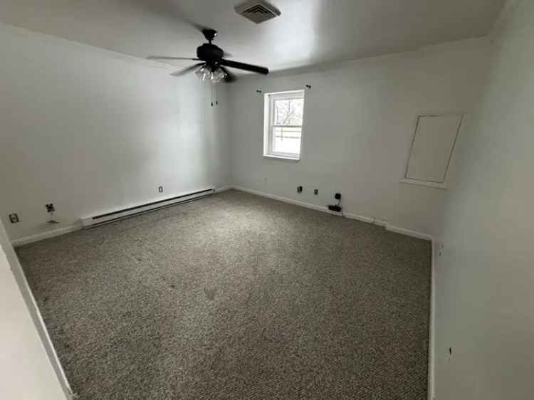 Rent Apartment Unit with Utilities Included Near Shopping and Transportation