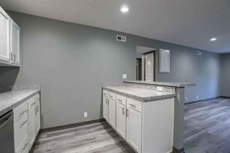 Rent Remodeled Apartment Unit Near East Campus with 2 Bedrooms