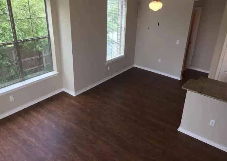 Rent Townhouse Near Texas A&M University with Modern Features