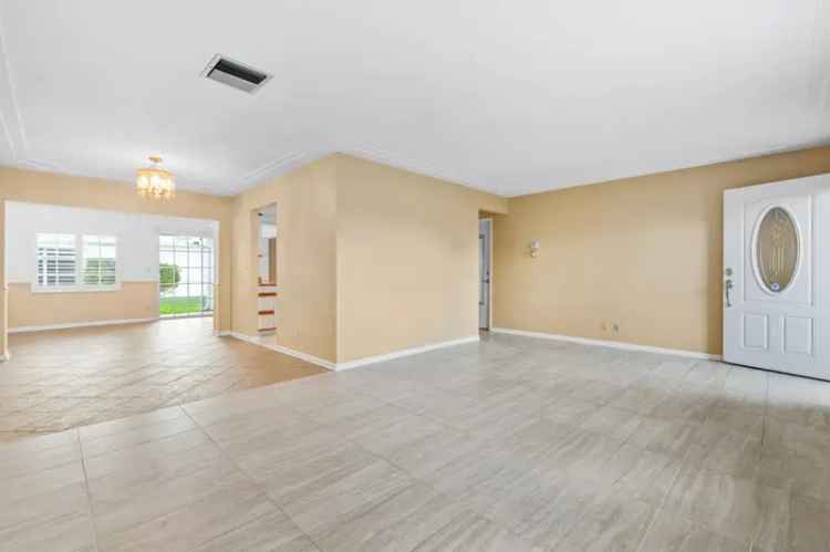 House For Sale in 2006, Southwest Golf Lane, Boynton Beach, Florida