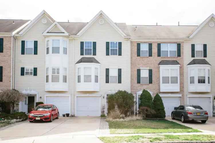 Townhouse for Rent in Marlton New Jersey with Modern Amenities