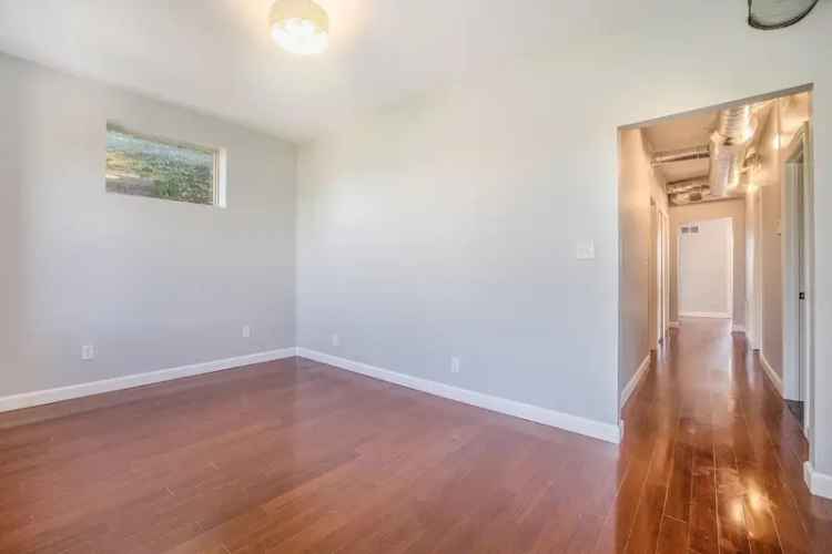 Rent Apartment in Midtown with Shopping and Dining Nearby