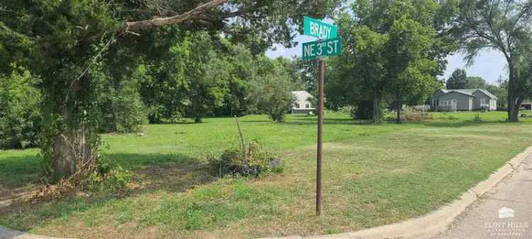 Buy Lot in Abilene with Utilities and Spacious Area