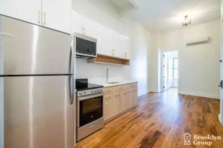 Rent Apartment Unit in Greenpoint with 2 Bedrooms and 2 Bathrooms