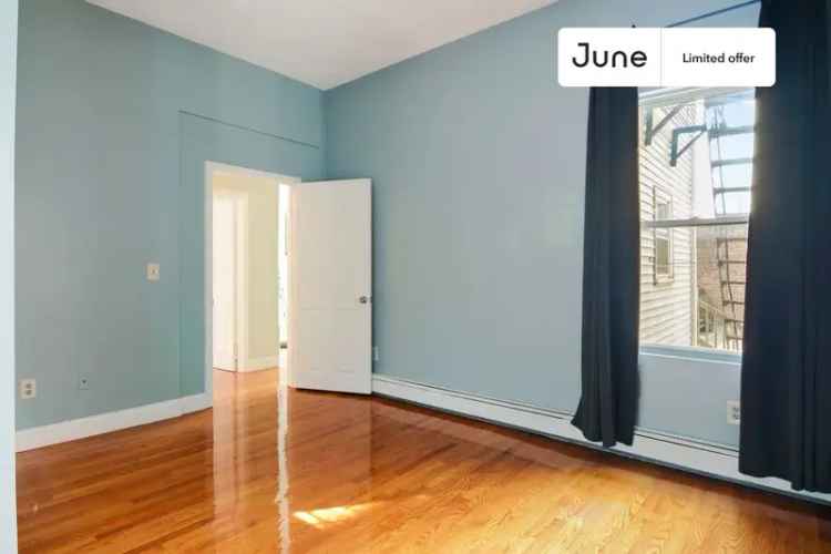 Rent Queen Bedroom in Allston with Amenities and Flexible Lease Options