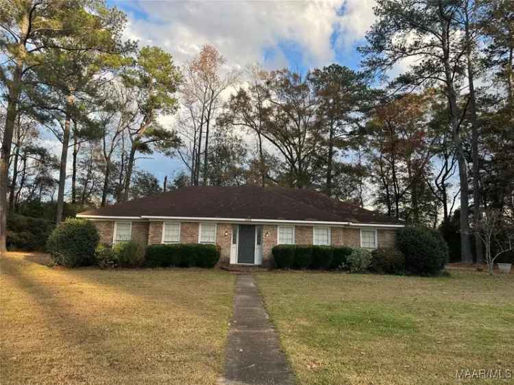 House For Sale in 905, Brookdale Avenue, Elba, Alabama