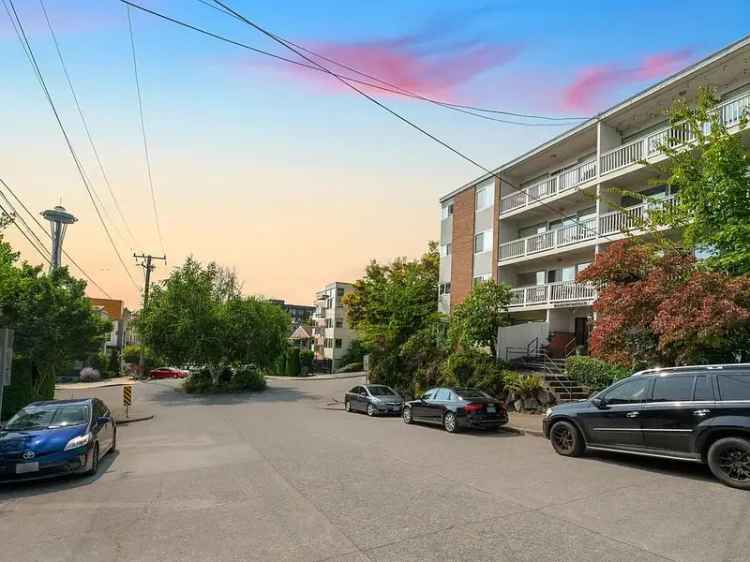 Rent Apartments in Bel-Air with Balcony and Near Seattle Center