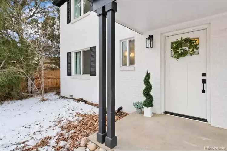 Invest in a duplex in Boulder with modern features and spacious yards