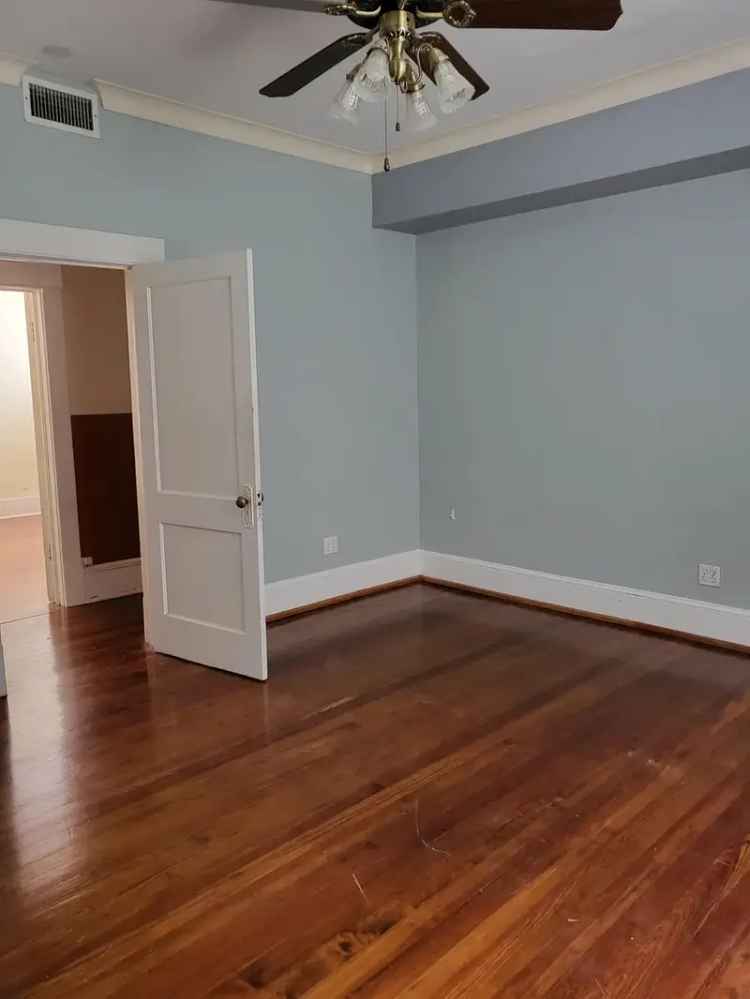 Rent Duplex Apartment Unit in Junius Heights Lakewood with Modern Features