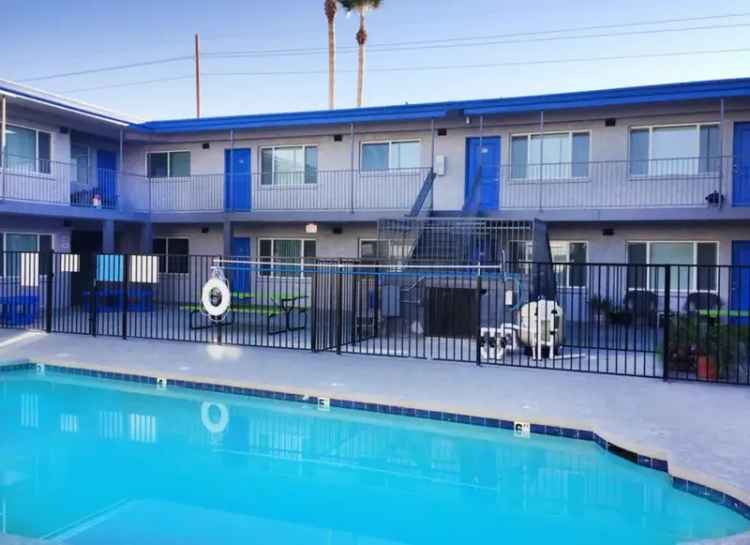 Rent Apartments in Glendale West with Pool and Nearby Entertainment