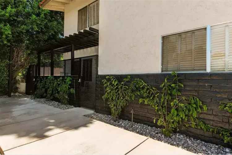 Rent Four Unit Apartment Complex in Prime Neighborhood Near Downtown Palm Springs